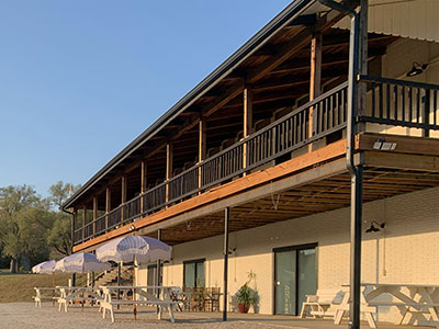 Overlook at Crystal Lakes exterior balcony and seating
